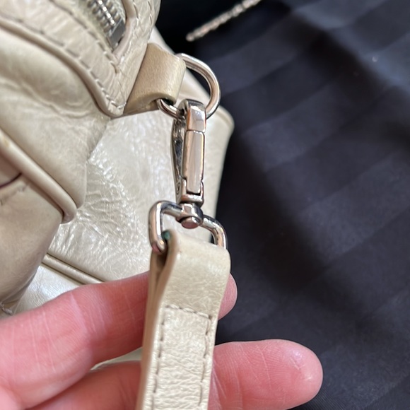 Gorgeous Danier Leather Satchel Crossbody Bag - Picture 3 of 11